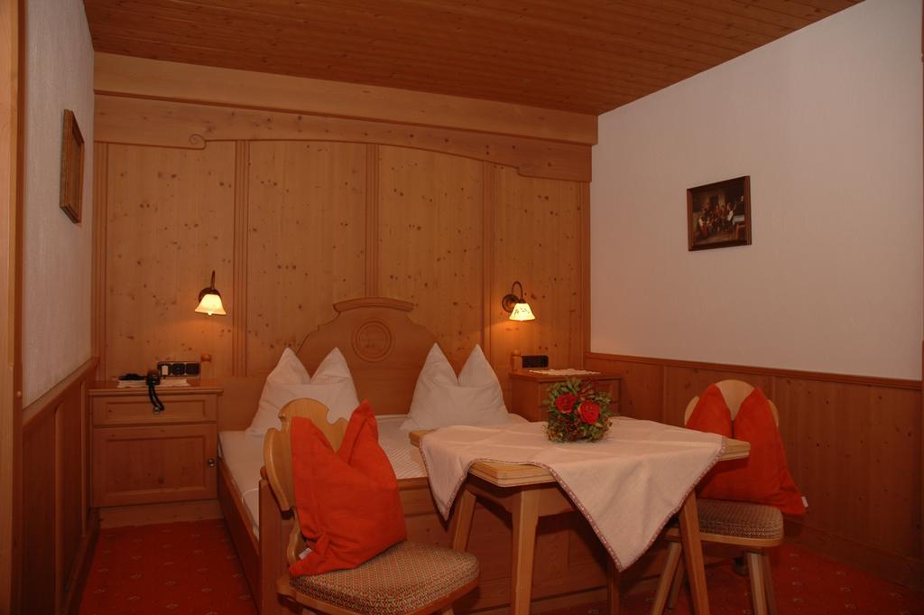 Hotel-Garni Almhof Mayrhofen Eksteriør billede